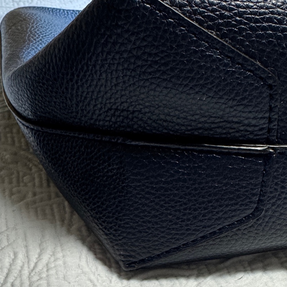 REVERSIBLE Bella of Cape Cod Taupe and Navy Leather Tote Bag with Navy Straps - Picture 15 of 15